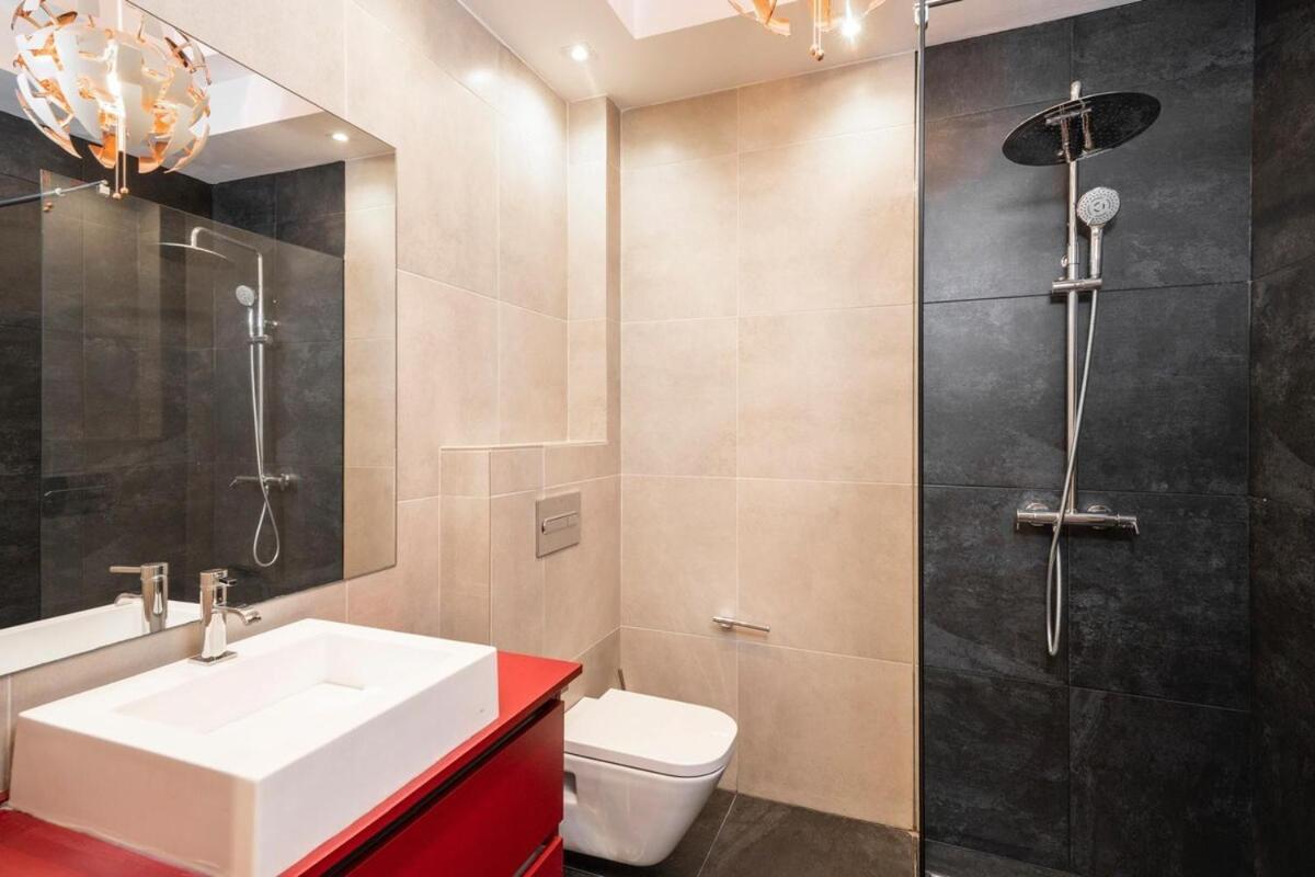 Beatas Espectacular Nueva Vivienda En Centro Historico Sinese Design Homes Lejlighed *